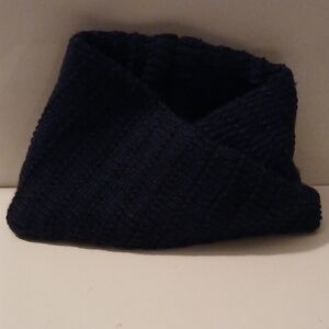Children's Dark Blue Knit Neck Warmer NWT